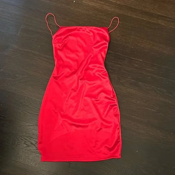 Windsor women’s size small backless red satin dress - Picture 1 of 3